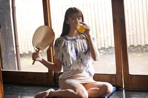 Mùa hè buồn chán ở quê quan hệ người vợ gần nhà thiếu thốn vì lấy ông chồng già